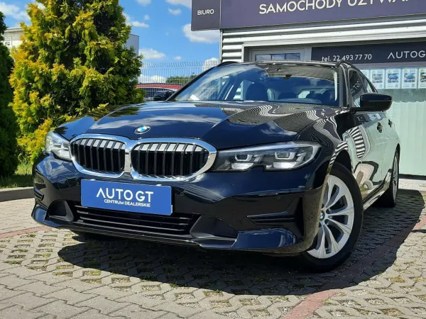 BMW 318i 2021, czarny
