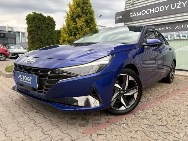Hyundai Elantra 2023, granatowy