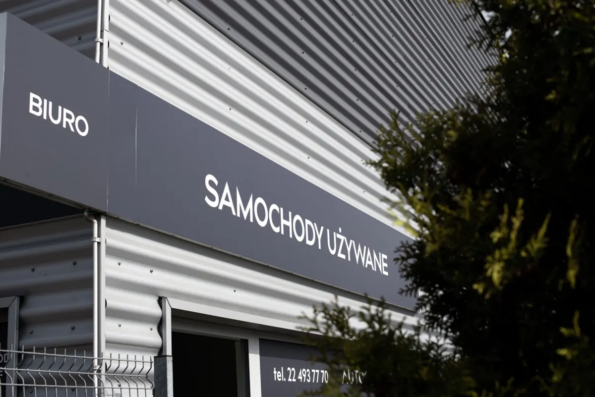 Biuro działu samochodów używanych Auto GT